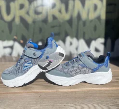 Creature Light Sneaks